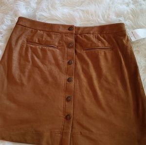 BUNDLE+SAVE ✨Vince Camuto Camel Skirt
